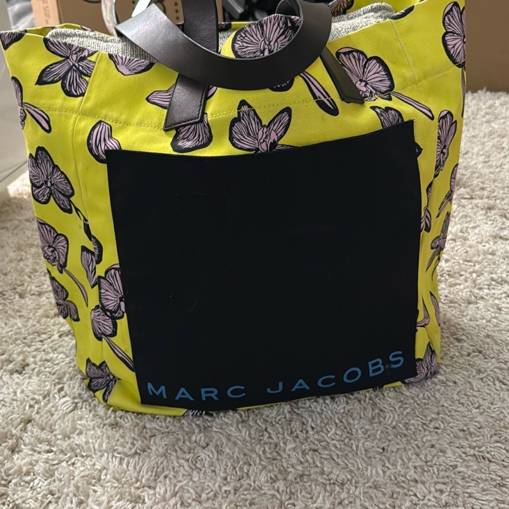 Marc Jacobs Large Tote In Yellow
